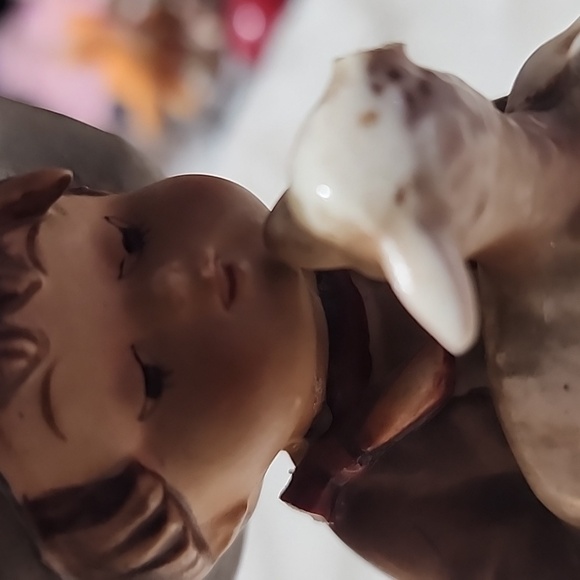 HUMMEL GOEBEL FIGURINE  LOST SHEEP  👀  SEE PHOTOS 👀 . - Picture 3 of 7